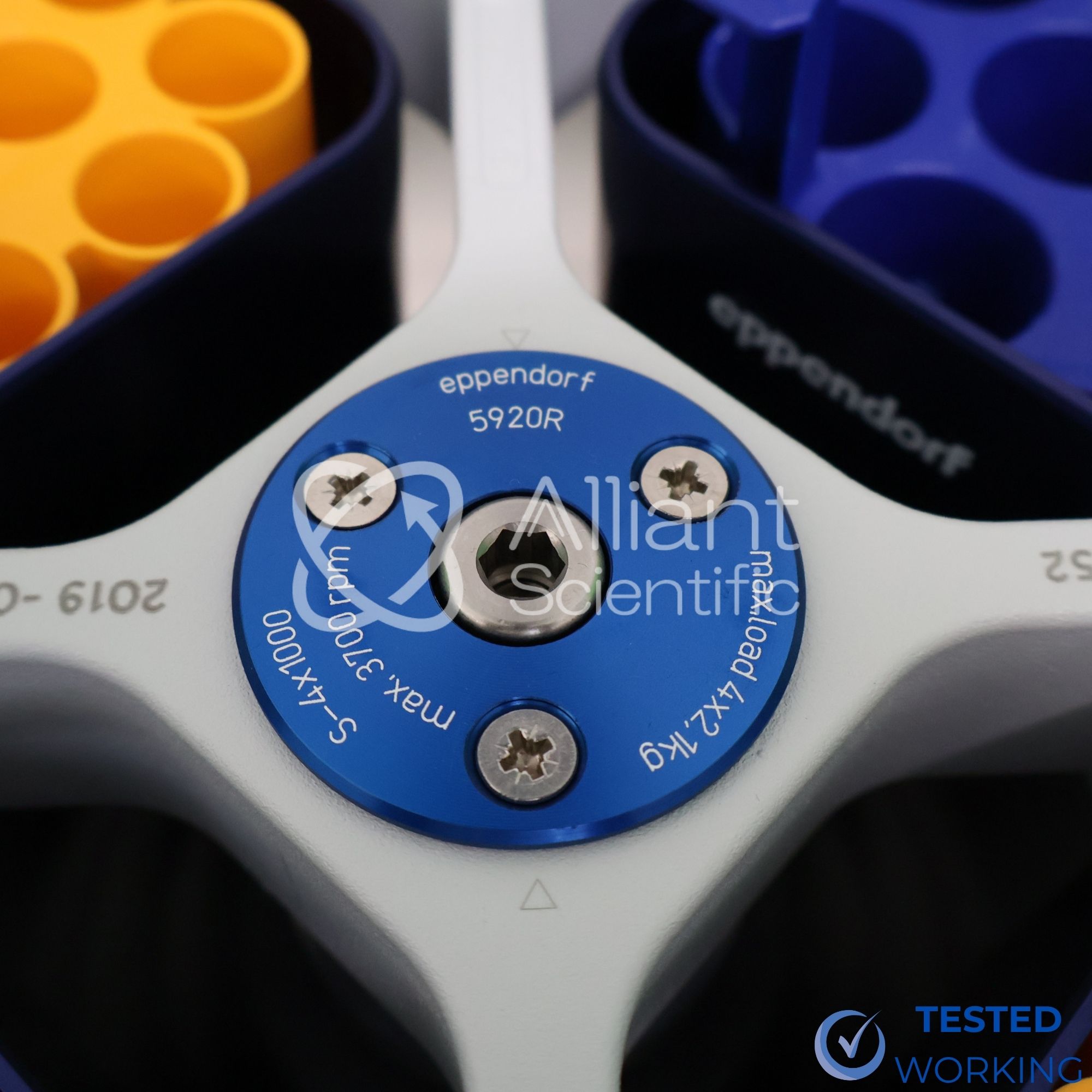 Eppendorf 5920R with S-4x1000 rotor installed