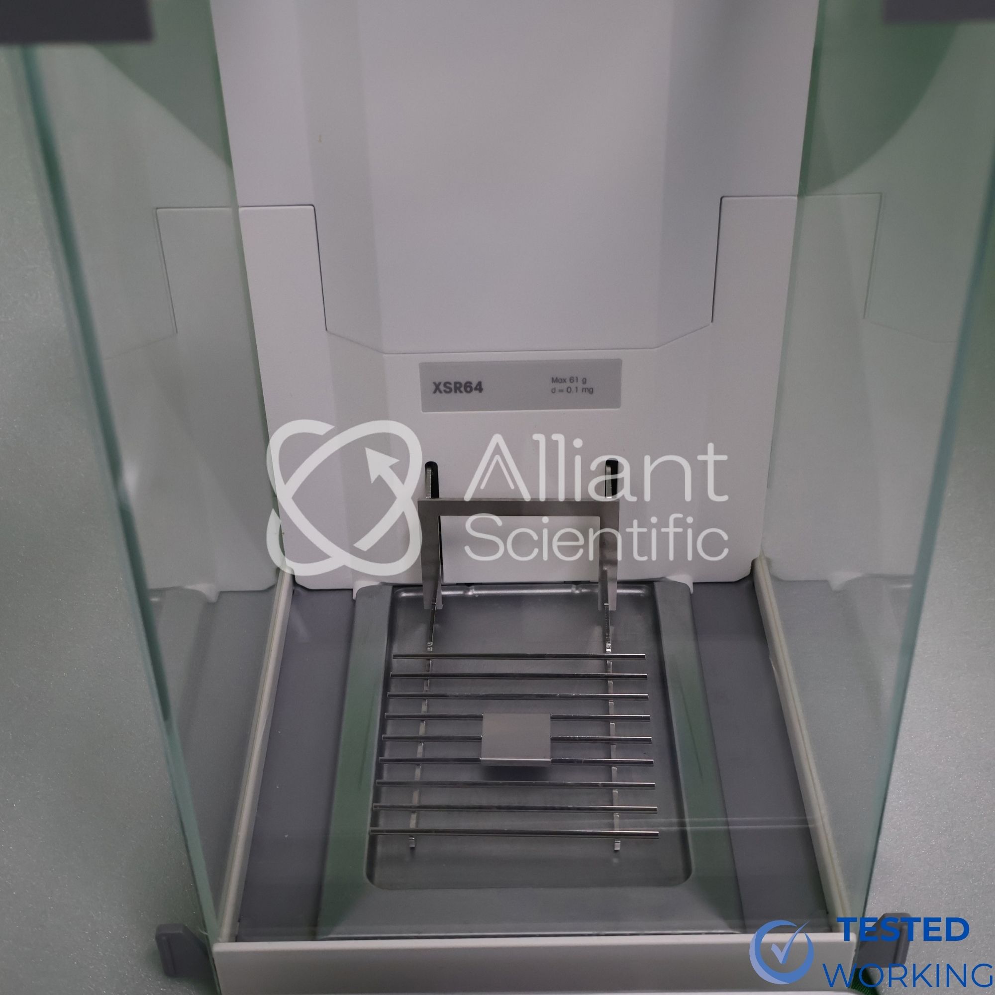 Mettler Toledo XSR64 weighing chamber and SmartGrid pan
